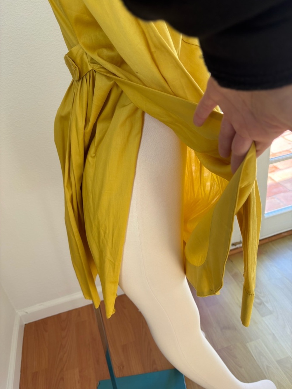 Mandarin-Collar Mustard Long-Sleeve Shift Dress - Picture 5 of 6